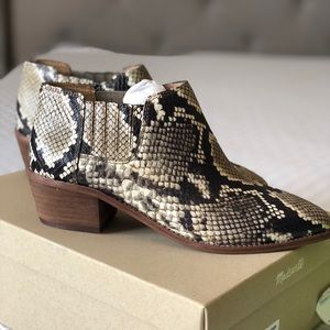 Madewell New Chelsea Low Snake Leather  Boots